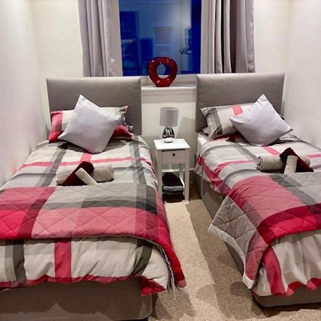 Stunning Spacious Apartment On River Ness Інвернесс Екстер'єр фото